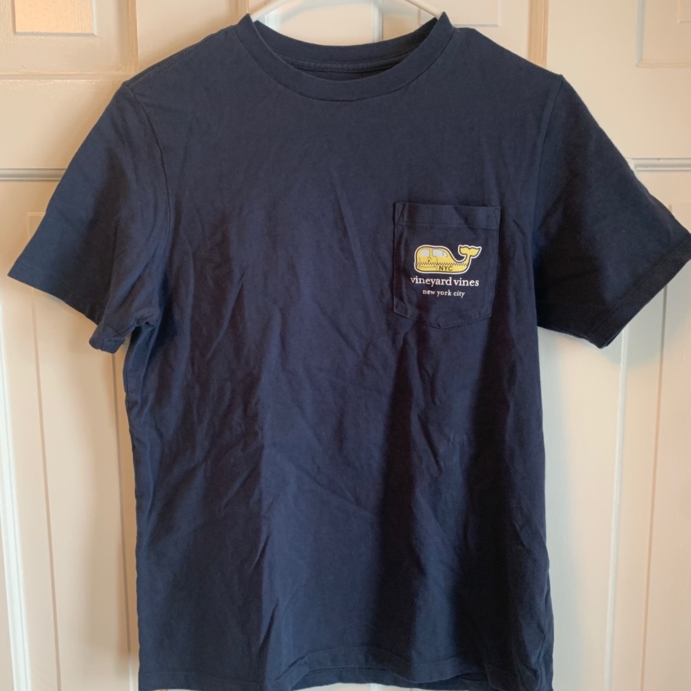 Vineyard Vines boys rare NYC tshirt Size L(16)